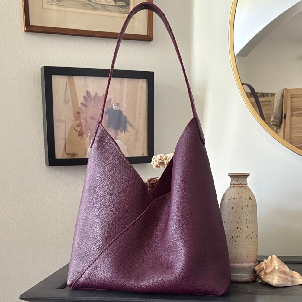 Portland Leather Goods Naomi Shoulder Bag in plum large